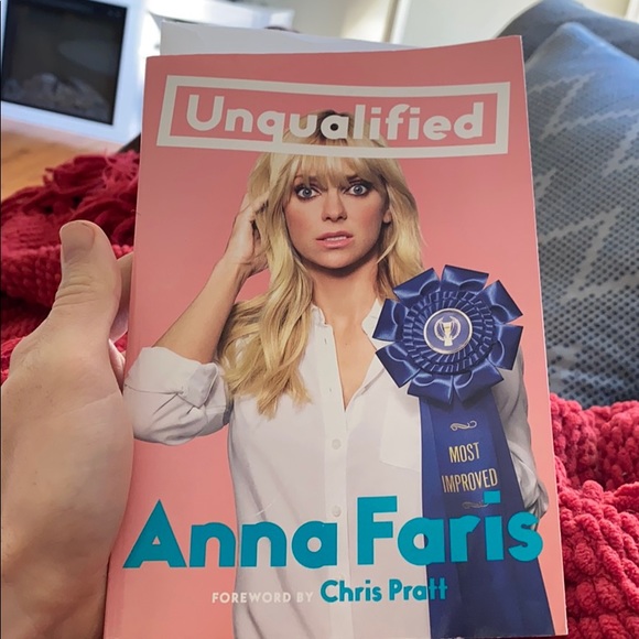 Unqualified by Anna Faris book - Picture 1 of 1